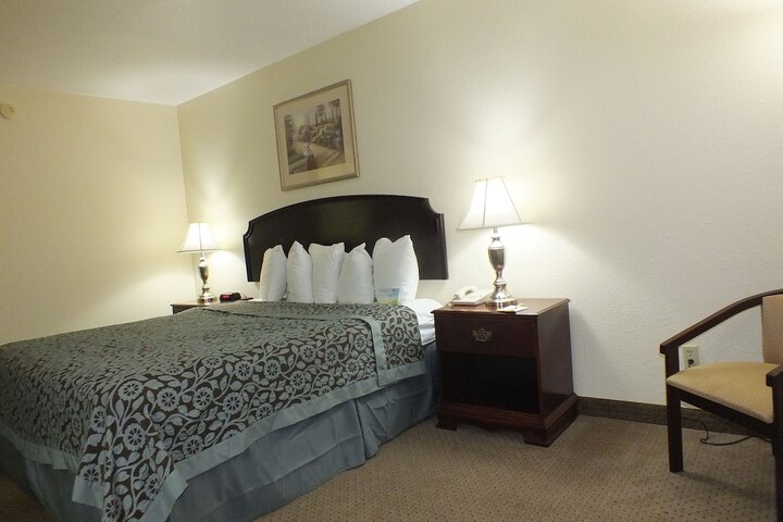 Room 21 of 32