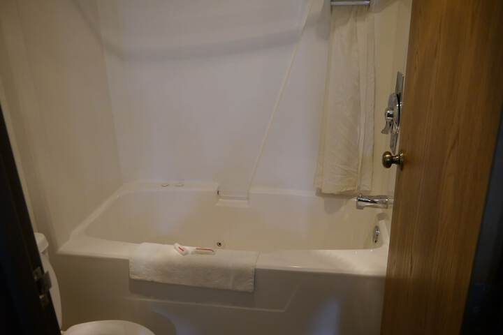 Room 9 of 17