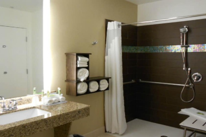 Holiday Inn Express & Suites Pocatello by IHG