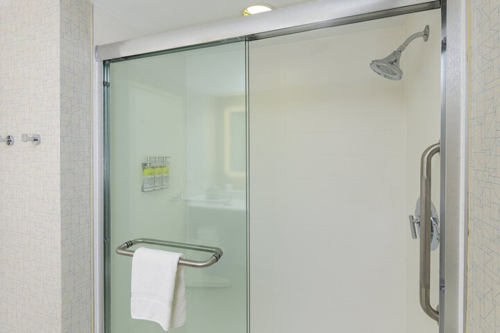 Holiday Inn Express & Suites North Bay by IHG