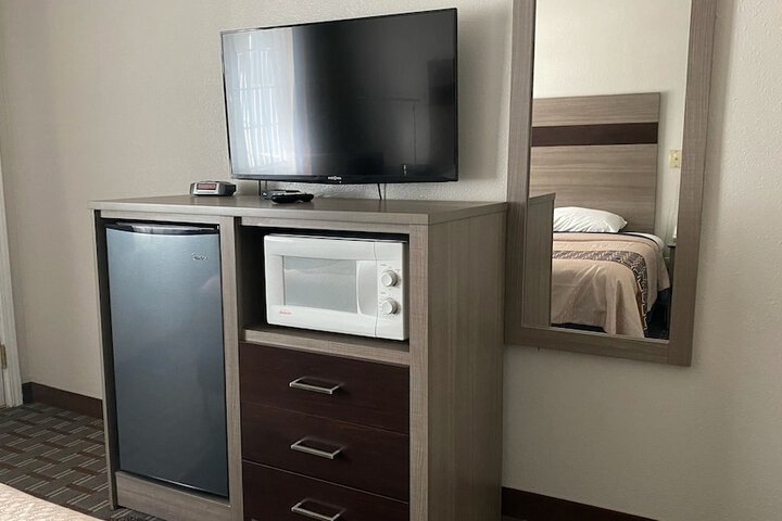 Room 35 of 76