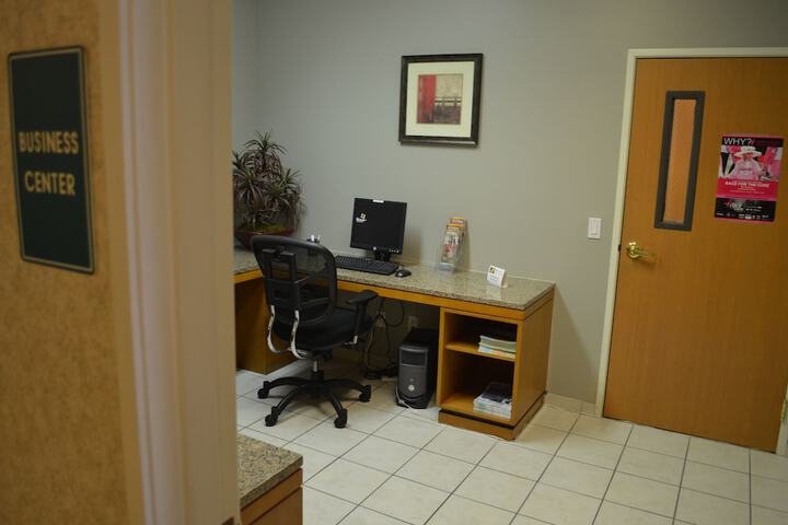 Business Center 45 of 47
