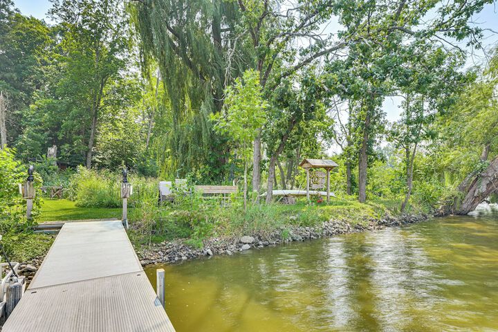On-site Trails: Rock River Retreat in Jefferson!