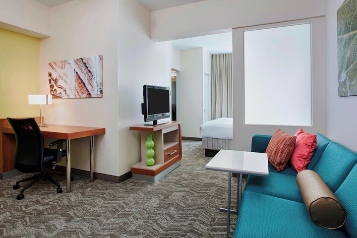 Room 9 of 15