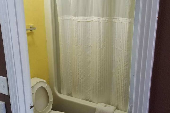 Room 8 of 17