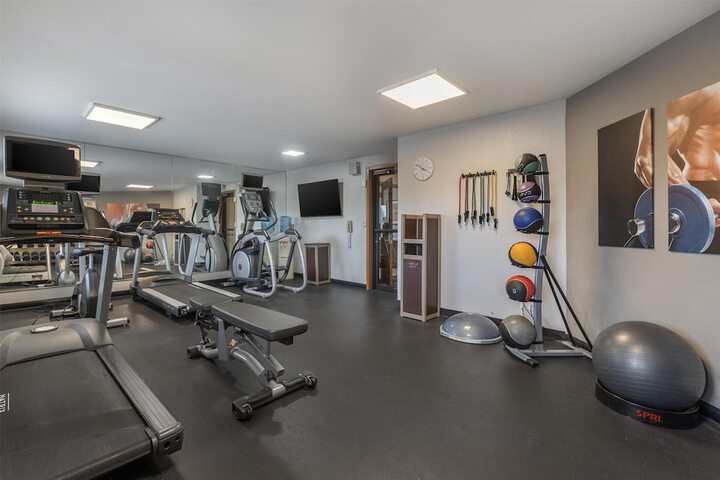 Best Western Fremont / Angola I-80/90 Toll Road