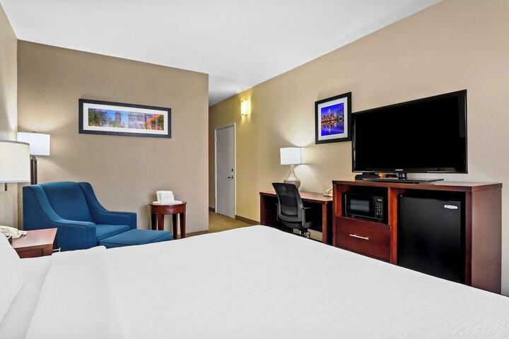 Room 27 of 43