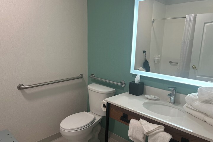 Wingate Suites by Wyndham Mansfield