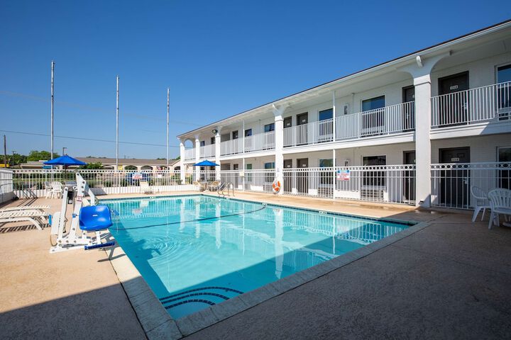 Motel 6 Bryan TX - University Area