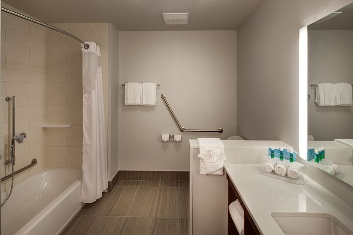 Room 15 of 35