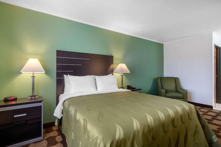 Room 22 of 46
