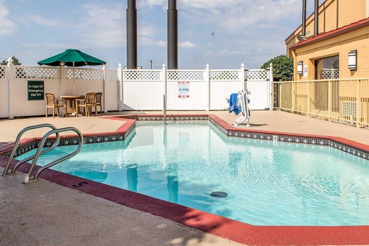 Quality Inn Tulsa Central
