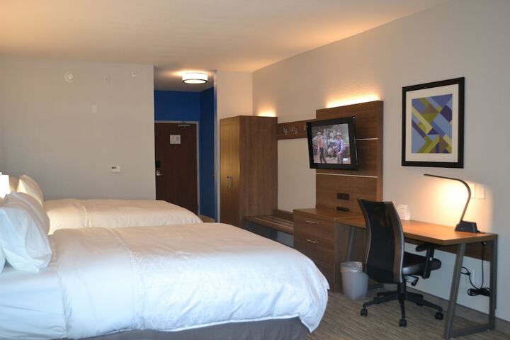 Room 12 of 34