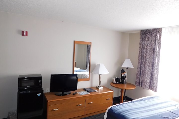 Room 22 of 37