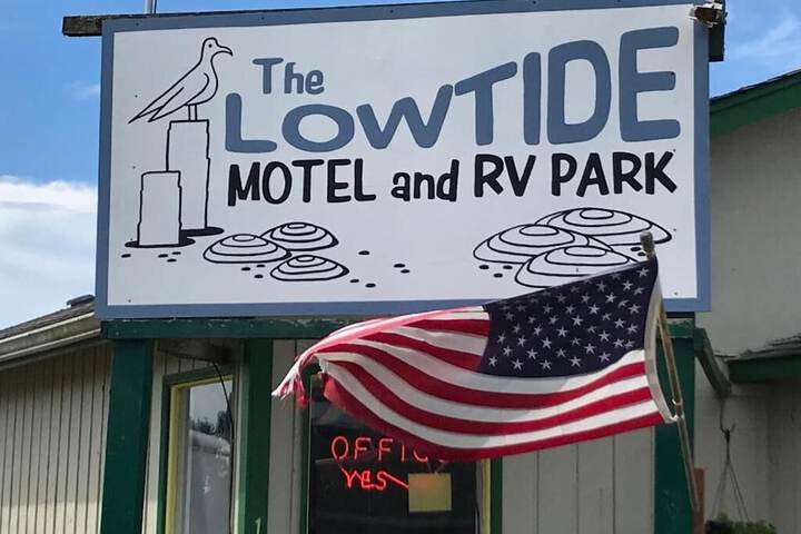 The Lowtide Motel