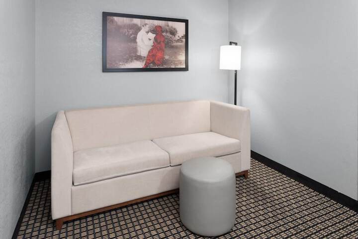 AmericInn by Wyndham Reedsburg