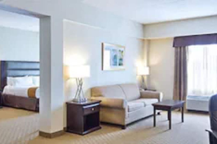 Room 14 of 33