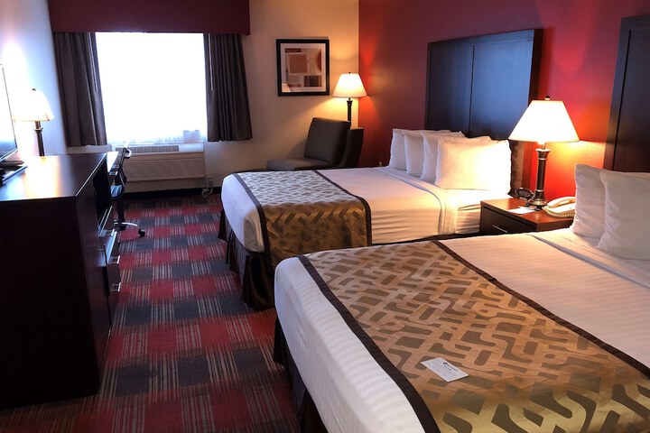 Best Western Dallas Inn & Suites