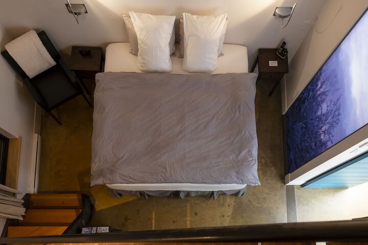 Room 28 of 53