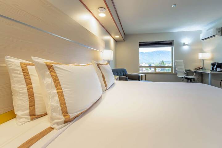 Room 42 of 65