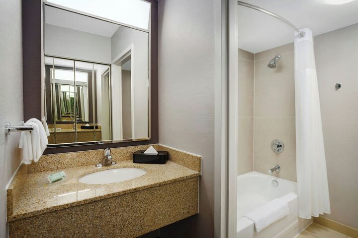 Courtyard by Marriott Chicago Midway Airport