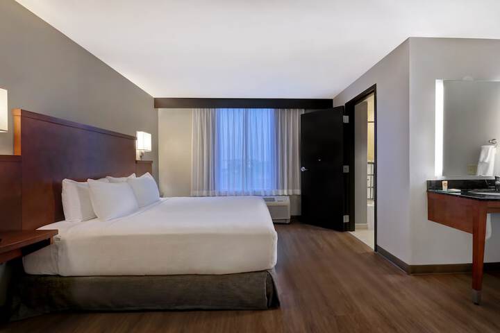 Hyatt Place San Antonio–North / Stone Oak