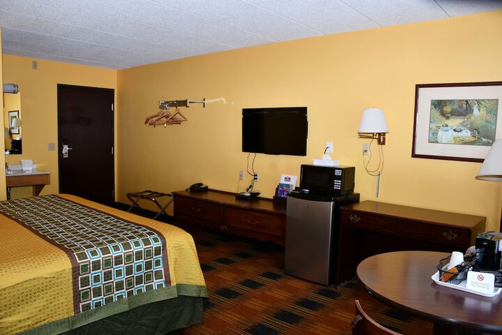 Room 16 of 39