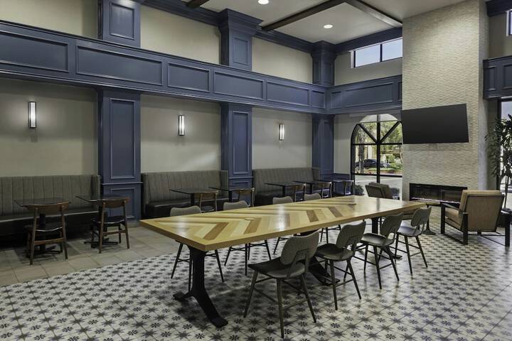 Four Points by Sheraton Ontario-Rancho Cucamonga