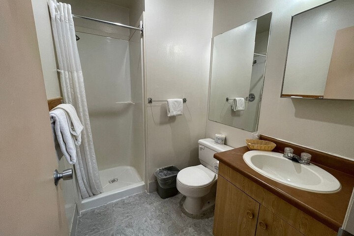 Room 6 of 45