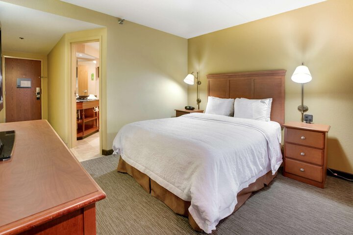 Pittsburgh Airport Inn and Suites