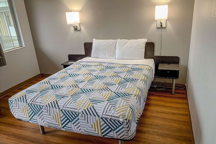 Room 15 of 32