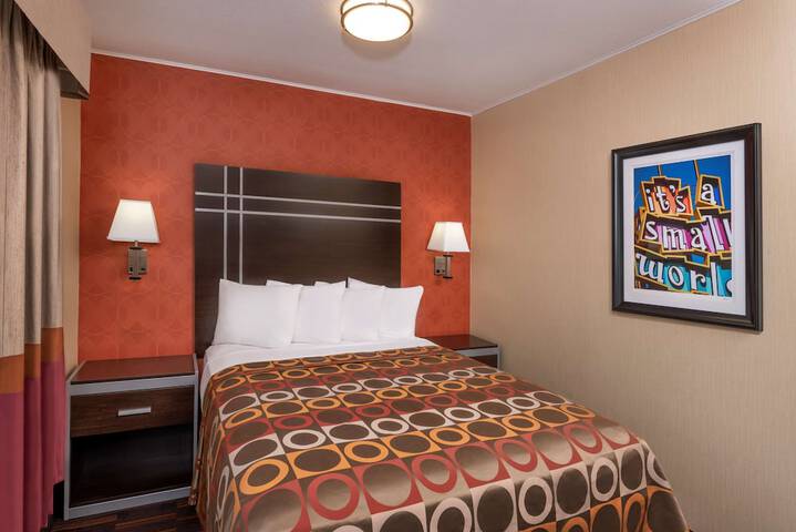 Room 18 of 23
