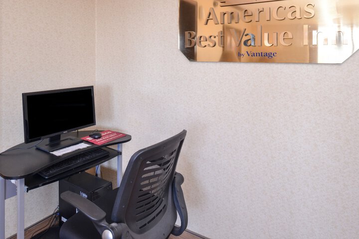 Business Center 31 of 33