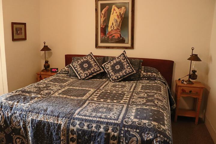 Room 21 of 32