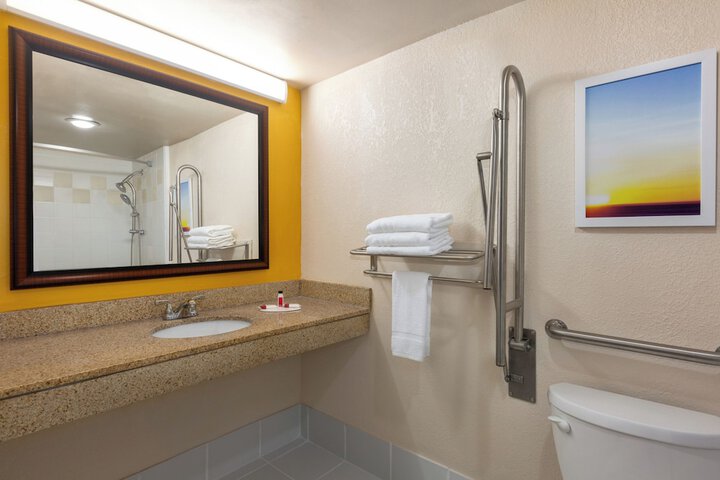 enVision Hotel Miami International Airport