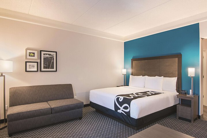 Room 34 of 49