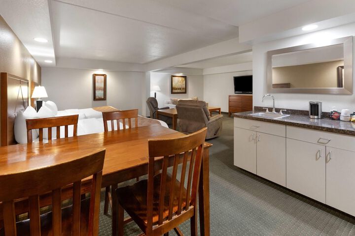 Baymont by Wyndham Jamestown Conference Center & Water Park