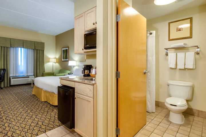 Room 32 of 48