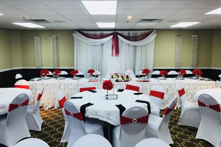Ballroom/Hall 62 of 70