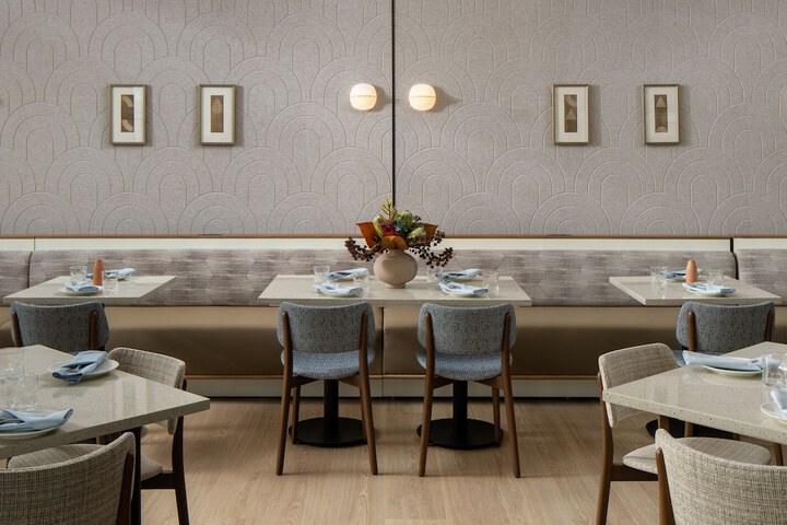 Dining 77 of 91