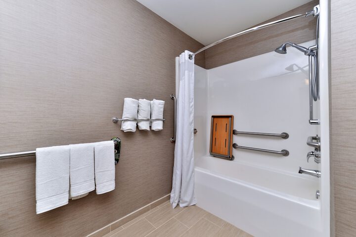 Holiday Inn Express St. Louis West - OFallon by IHG