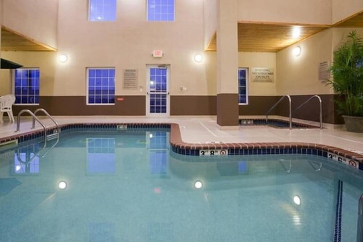 GrandStay Hotel & Suites