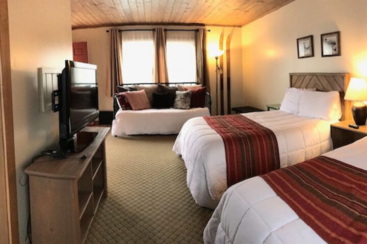 Room 6 of 18