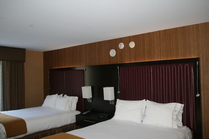 Room 46 of 80