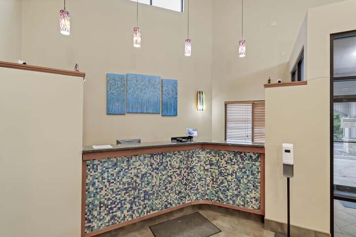 Waterbird Lakeside Inn