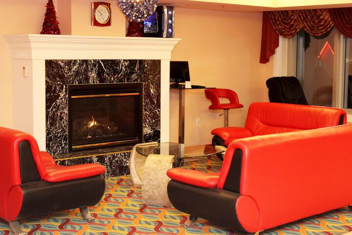 Crystal Star Inn Edmonton Airport
