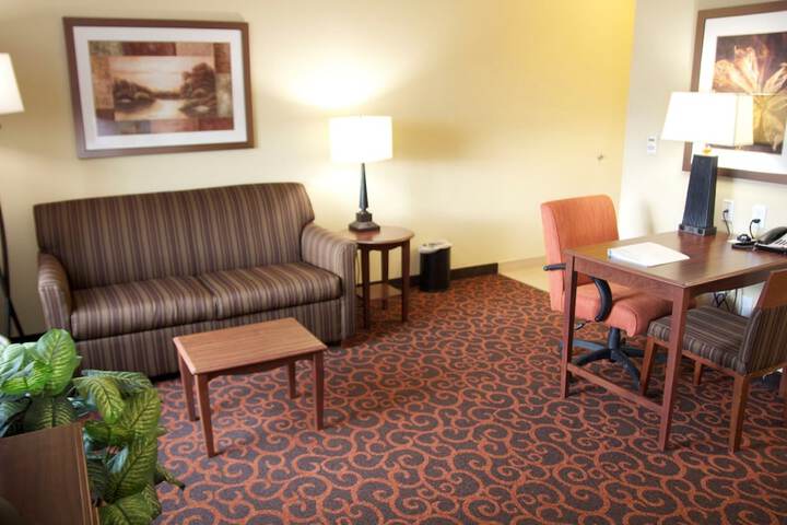 Hampton Inn & Suites Watertown