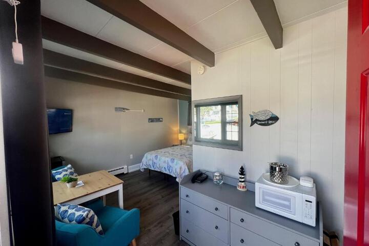 Claddagh Motel & Suites