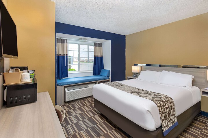 Room 15 of 27