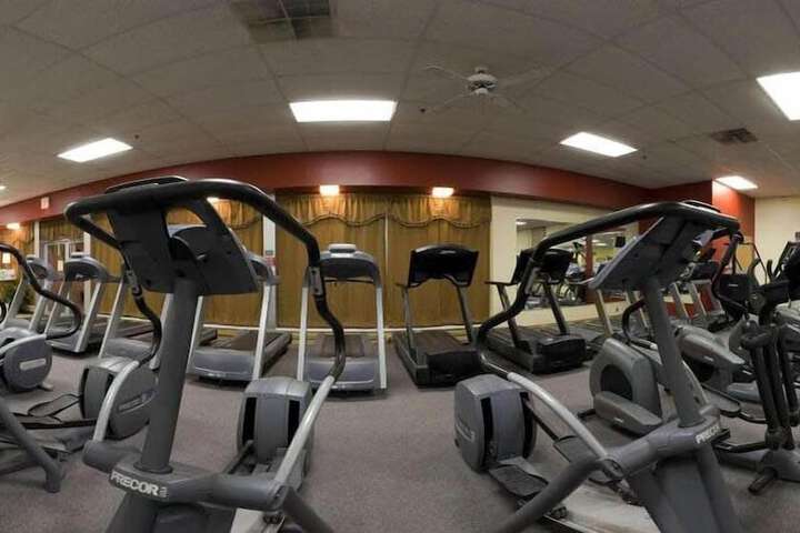 Holiday Inn Express Hotel & Suites Carneys Point by IHG